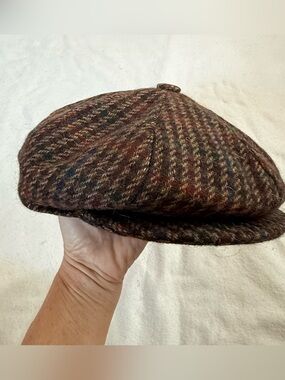 Vintage Kevin & Howlin Dublin Donegal Tweed Wool Flat Cap Irish Herringbone Hat